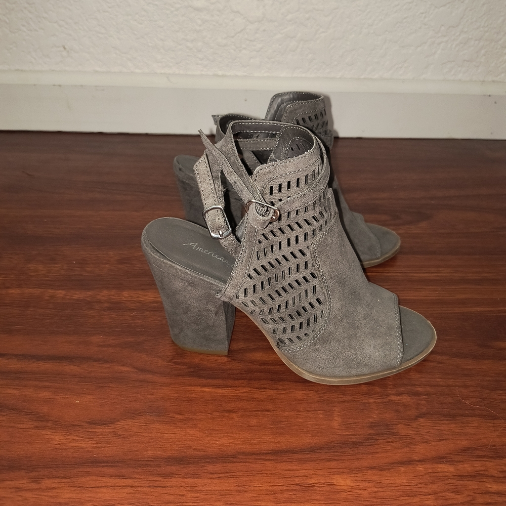 American Eagle by Payless Gray Block Heel Sandals